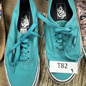 T82 Vans size 7 item