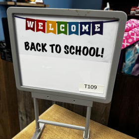 T109 back to school sign item