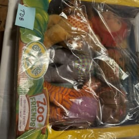 T08- NIP Cabbage Patch Friends Zoo Dolls item