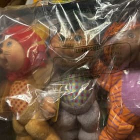 T08- NIP Cabbage Patch Friends Zoo Dolls item