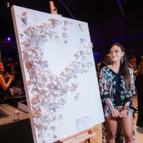 Svvan Fine Art Piece item