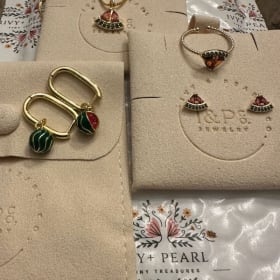 Ivy and Pearl item