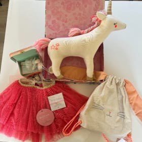 #99: Boutique Girly item