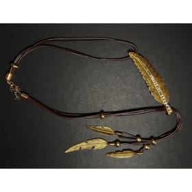 Necklace with metal feathers item