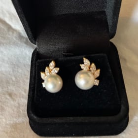 Item 47. 18kt Yellow Gold Pearl & Diamond Earrings item