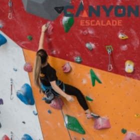 LOT #8 - CANYON ESCALADE - 116$ item