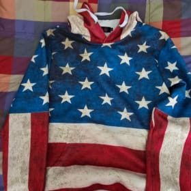 G8-Red,white, and blue sweatshirt front pocket XL5 item