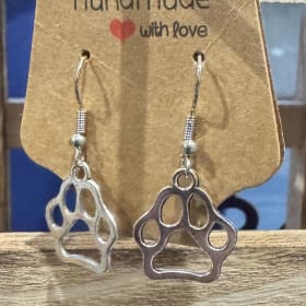 earrings item