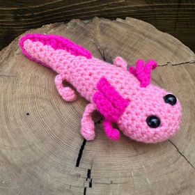 KJ - Rosebud the Axolotl Amphibian item