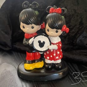 Mickey Statue item