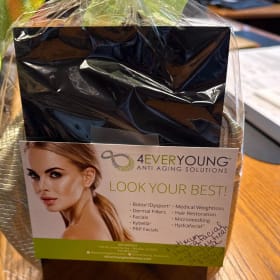 4EVER YOUNG Beauty Package item