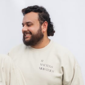 Sweatshirt item