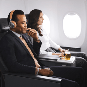 Voyagez avec style: Deux billets en classe affaires d'Air Canada item