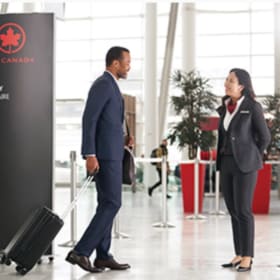 Voyagez avec style: Deux billets en classe affaires d'Air Canada item