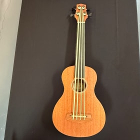 Maui Ukulele Fretless Bass item