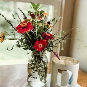 Beads and Banter $25 Gift card & Bouquet item