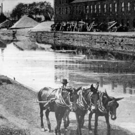 200 Erie Canal Bicentennial Year item