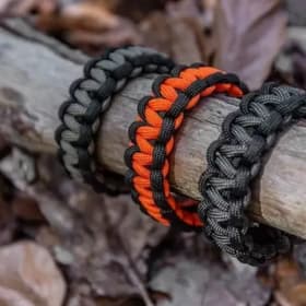 Bracelet en paracorde - Kit Urgence (Sifflet métal puissant) item