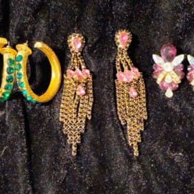 Set of three Earrings pairs item