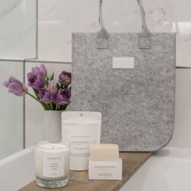 πΌ Meadowfoam Products Gift Bag item