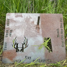 VH CUSTOM SKULL HANGER item