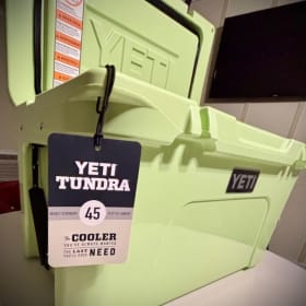 YETI TUNDRA 45 Cooler & Boomer Dog Bowl item