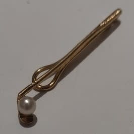 Gold & Pearl Golf Tie Bar item