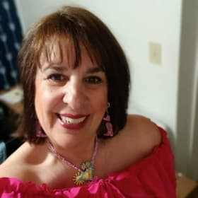 Lisa Perry - Krewe of Cheers item