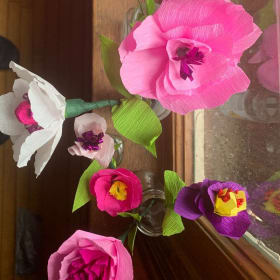 4/5: Pappersblommor (Paper Flowers) for midsommar crowns item