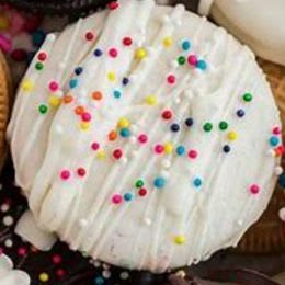 April Treat Day- Vanilla Oreo item