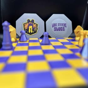Magnetic Slug travel chess set item