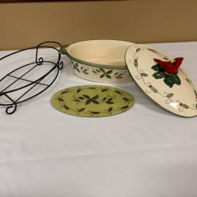 Temptations Cardinal 2-Quart Baking Pan item