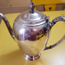 Silverplated Vintage Tea/Coffee Pot item
