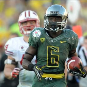 Disc Golf With De'Anthony Thomas item