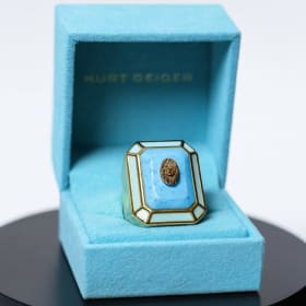 Kurt Geiger Jewelry Set item