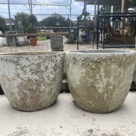 Planter Pair item
