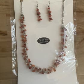 Ensemble collier et boucles d'oreilles item