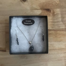 Ensemble collier et boucles d'oreilles item