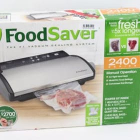 FoodSaver 2400 Series Vacuum Sealing System item