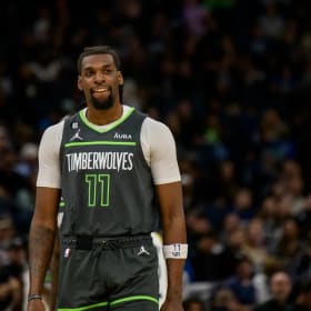Autographed Timberwolves Jersey item
