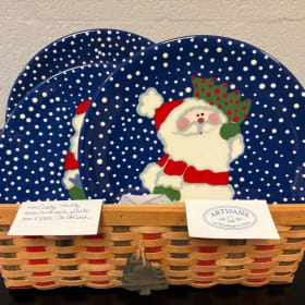Set of 4 Cindy Stultz Santa Plates with basket item