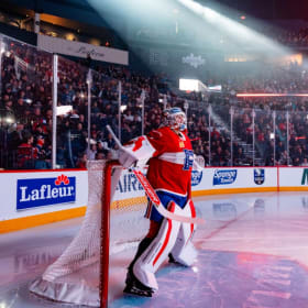 Deux billets pour un match du Rocket de Laval item