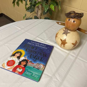 Book Bundle and Decorative Arrangements item