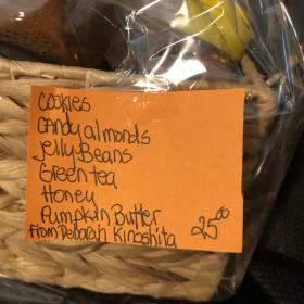 #31 tea and honey basket item