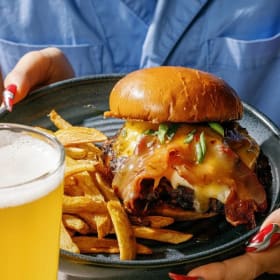 Wilmington, NC - 1-Night Stay & $100 Restaurant Gift Card @ item