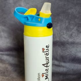 Bouteille enfant bouchons de couleur item