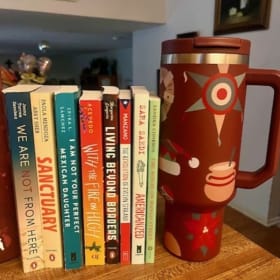 Cuentos y Cafecito item