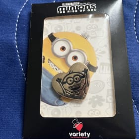 MINIONS PIN NEW UNUSED RISE OF GRU item