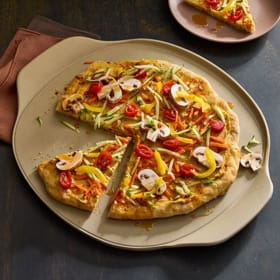 Pampered Chef Pizza Stone and Pizza Shears item