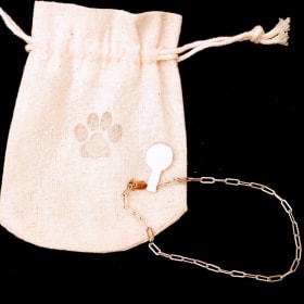 Silver chain bracelet item